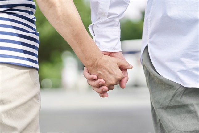 体に自信がない50代の方が恋愛を自然に始める3つの方法