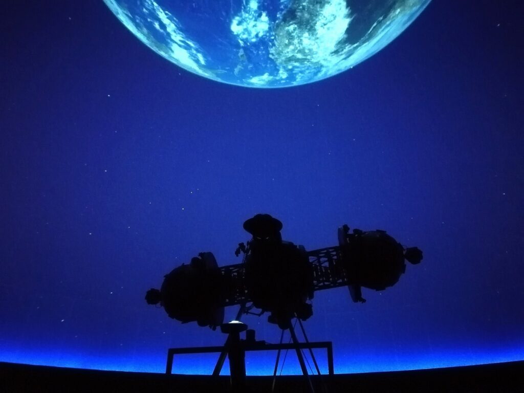 美術館やプラネタリウムで過ごす文化的なデート