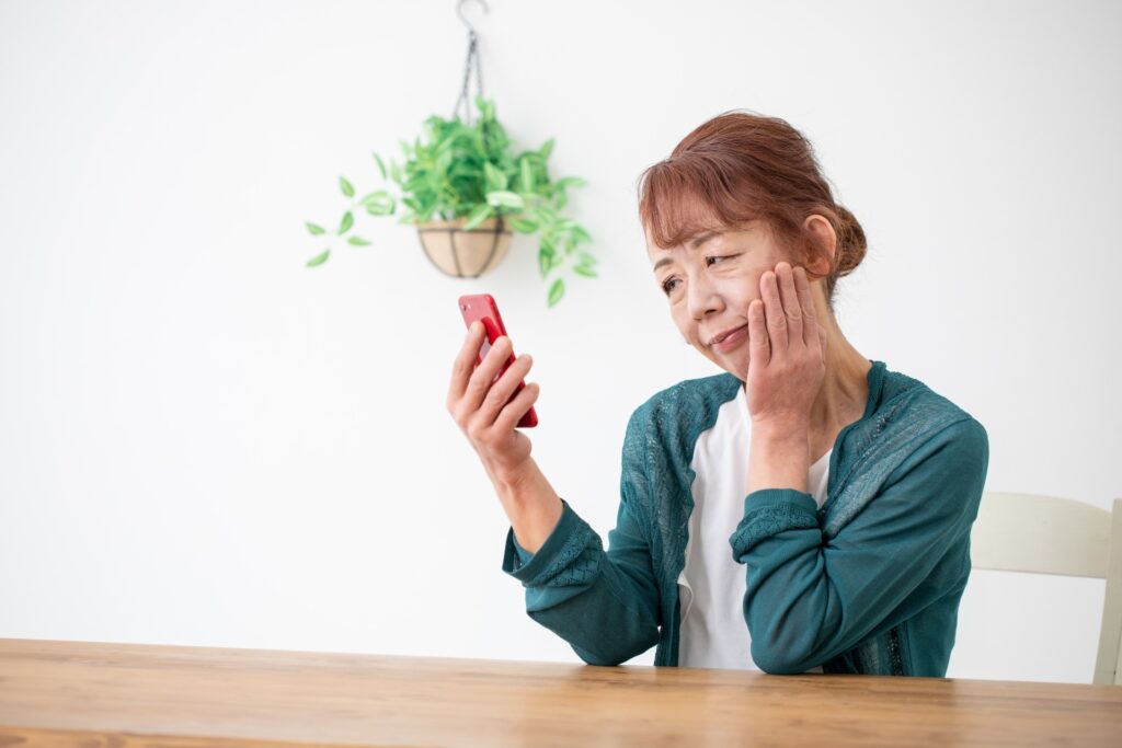 シニア向けマッチングアプリと一般的なアプリの違いは？