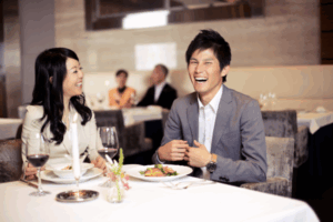 中高年の出会い方とは？恋人・結婚相手を探す3つの方法や交際につなげるコツを解説