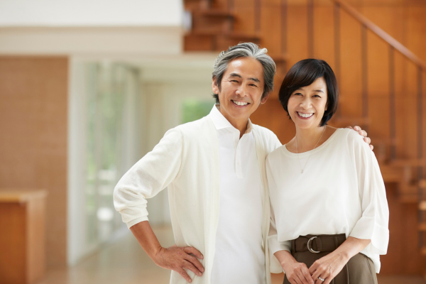 50代独身女性の生き方と出会い｜孤独・老後の不安への備えと同世代の探し方